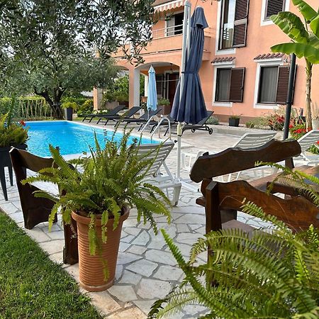 Apartments Mandic Pula Exterior photo