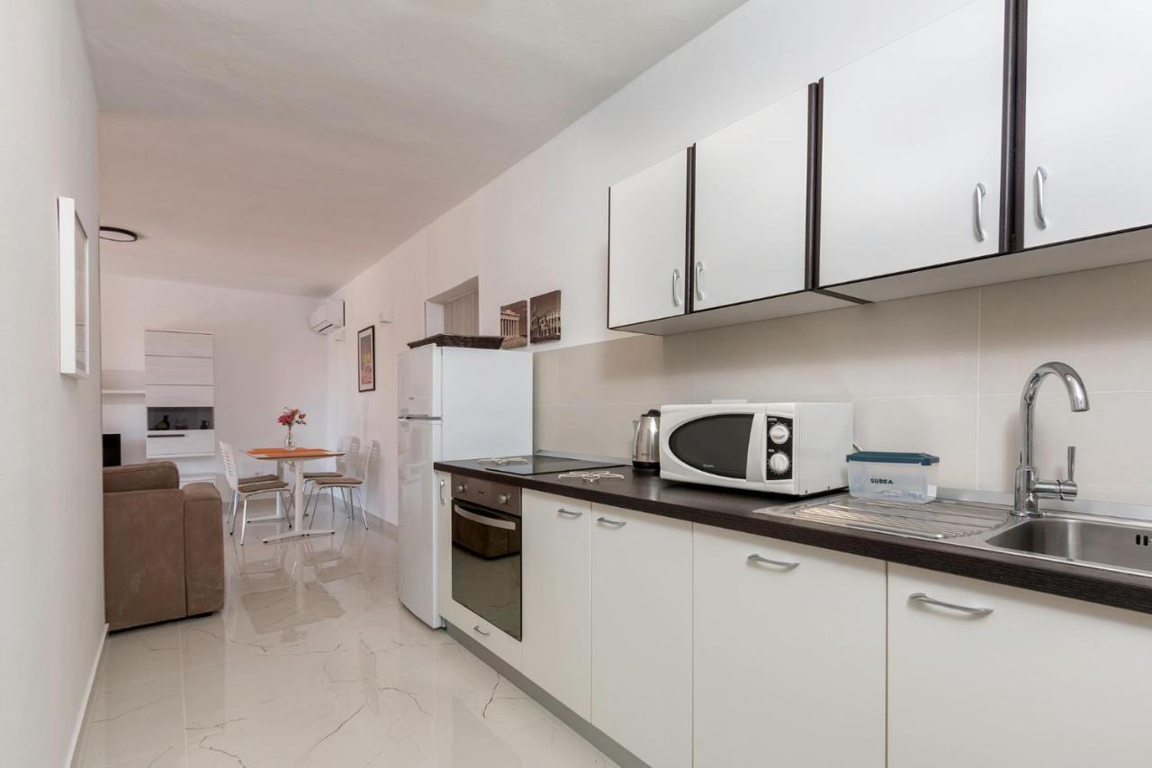 Apartments Mandic Pula Exterior photo