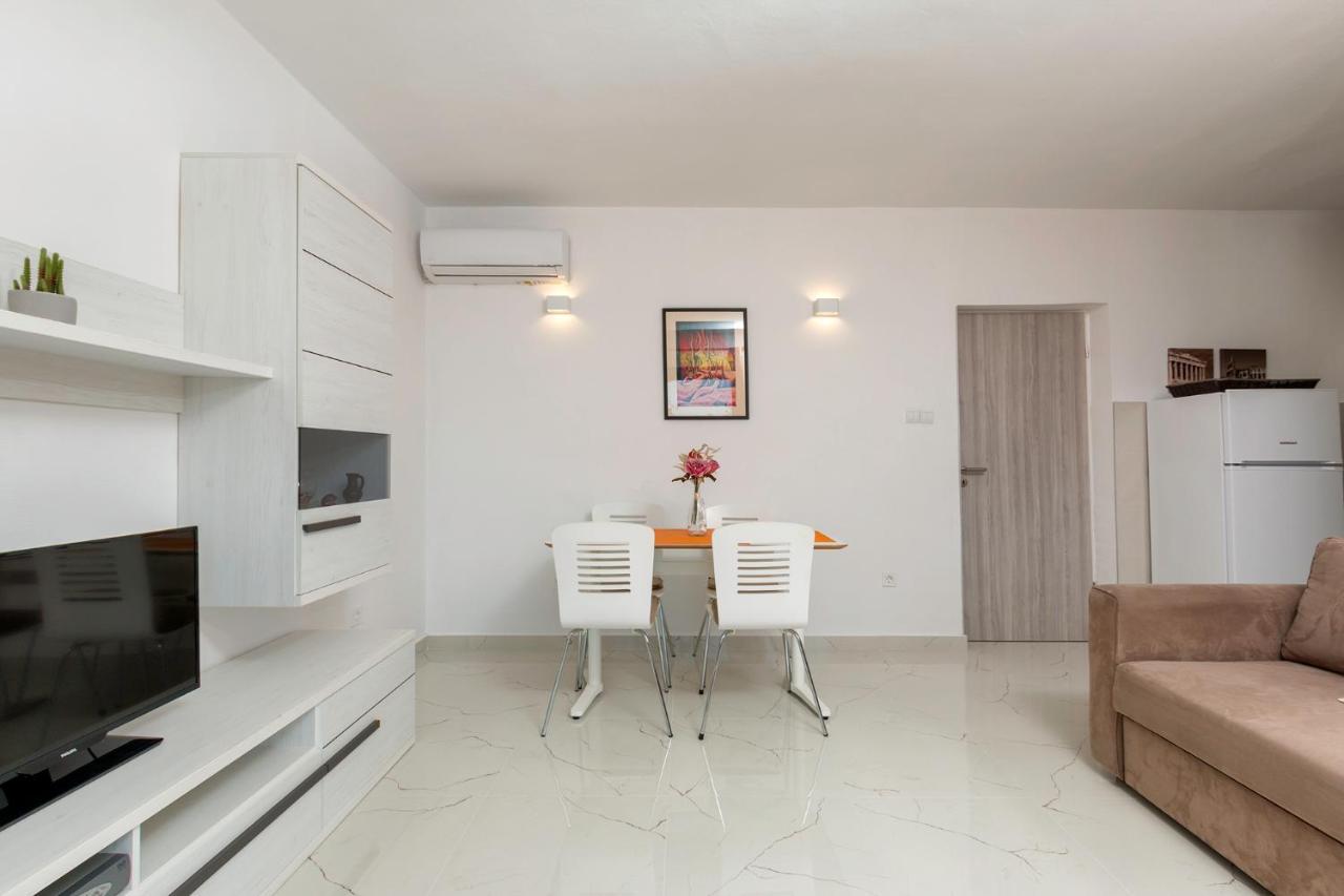 Apartments Mandic Pula Exterior photo